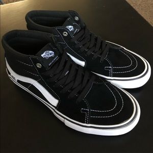 Vans Mid Skool Pro SZ 10 Men’s NWOT Black/White